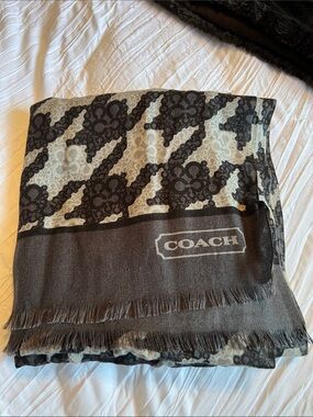 Coach Black and Cream Signature Logo Scarf